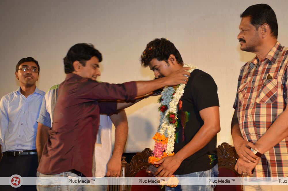 Vijay in kerala to promote velayutham - Pictures | Picture 110062